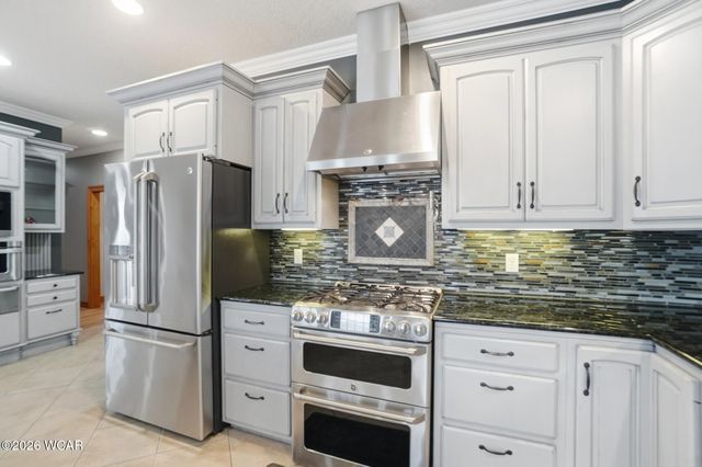 3020 Lakeshore Drive, Lima, OH 45805