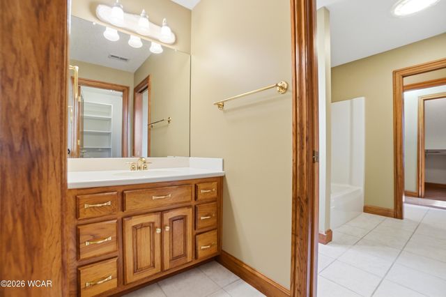 3020 Lakeshore Drive, Lima, OH 45805