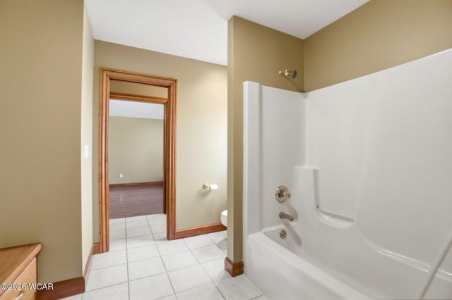 3020 Lakeshore Drive, Lima, OH 45805