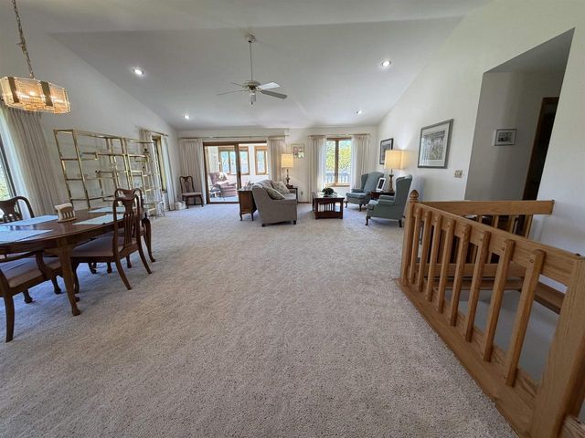 206 Shady Oak Court, Janesville, WI 53548