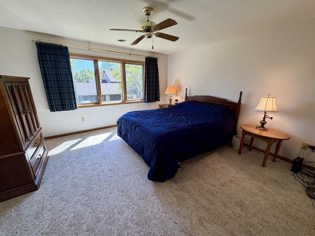 206 Shady Oak Court, Janesville, WI 53548