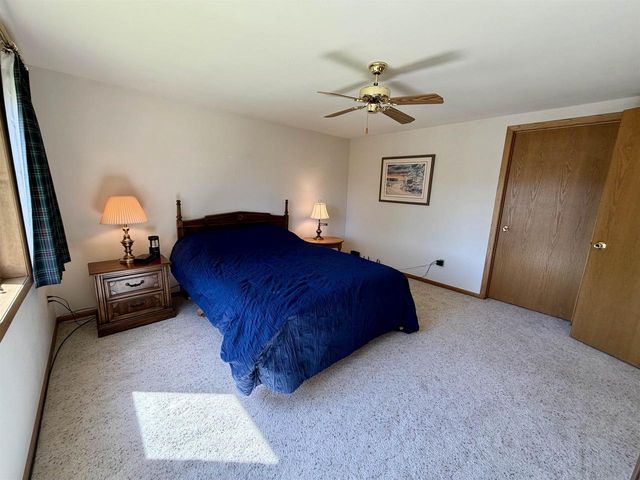206 Shady Oak Court, Janesville, WI 53548