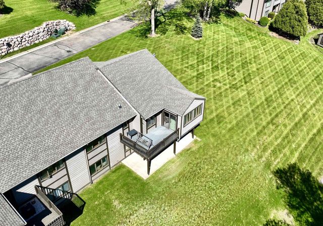 206 Shady Oak Court, Janesville, WI 53548