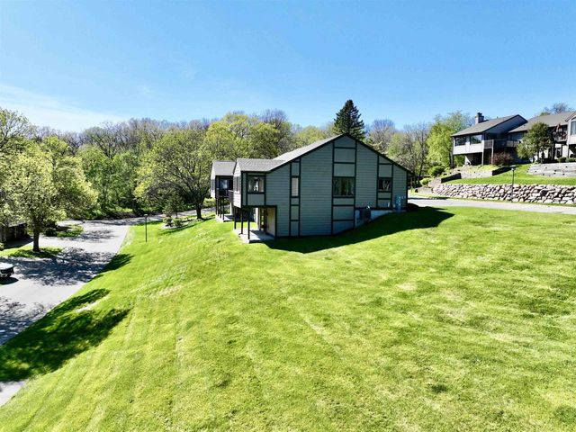 206 Shady Oak Court, Janesville, WI 53548