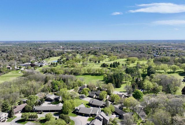 206 Shady Oak Court, Janesville, WI 53548