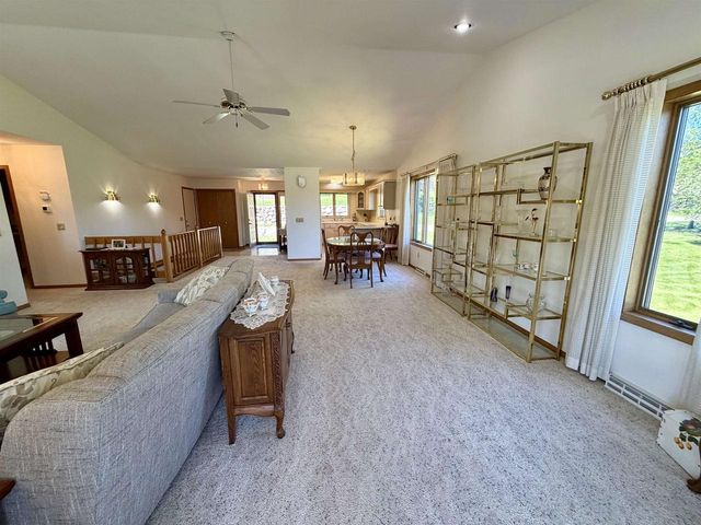206 Shady Oak Court, Janesville, WI 53548