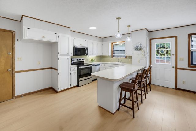 1210 E Woodland Street, Springfield, MO 65804