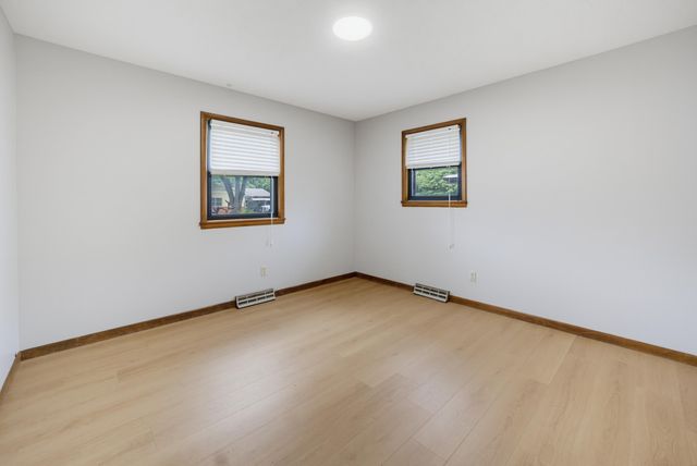 1210 E Woodland Street, Springfield, MO 65804