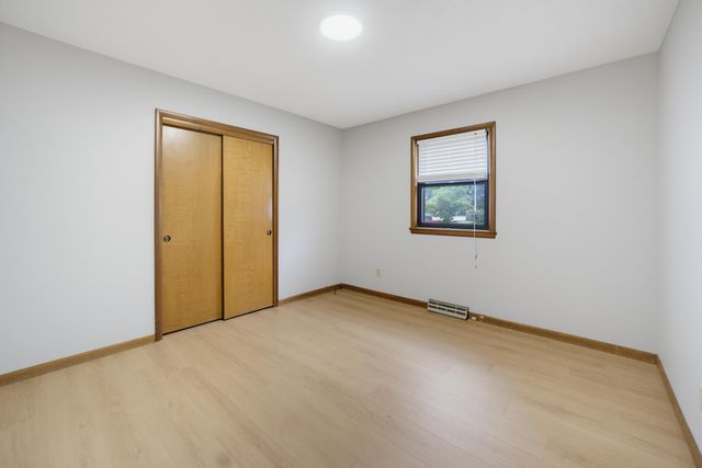1210 E Woodland Street, Springfield, MO 65804