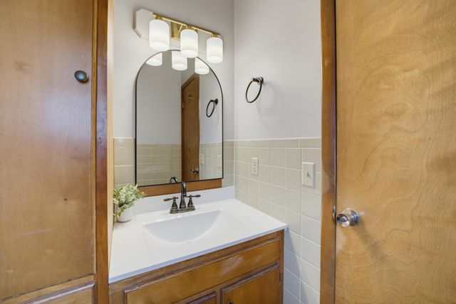 1210 E Woodland Street, Springfield, MO 65804