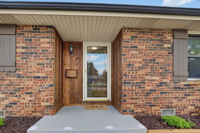 1210 E Woodland Street, Springfield, MO 65804