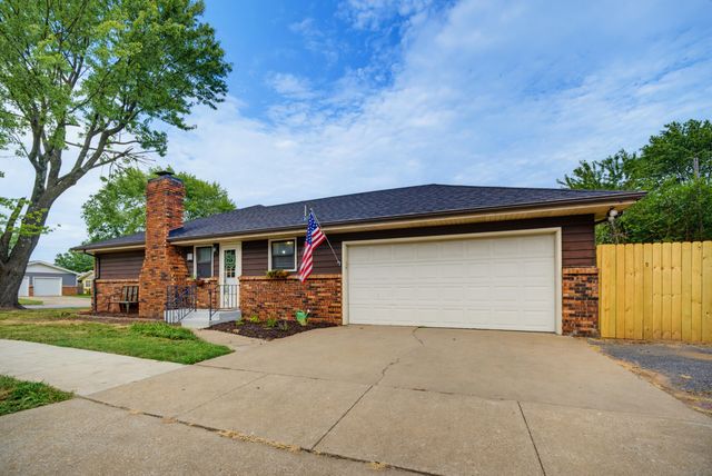 1210 E Woodland Street, Springfield, MO 65804