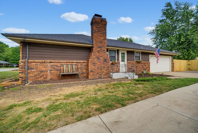 1210 E Woodland Street, Springfield, MO 65804