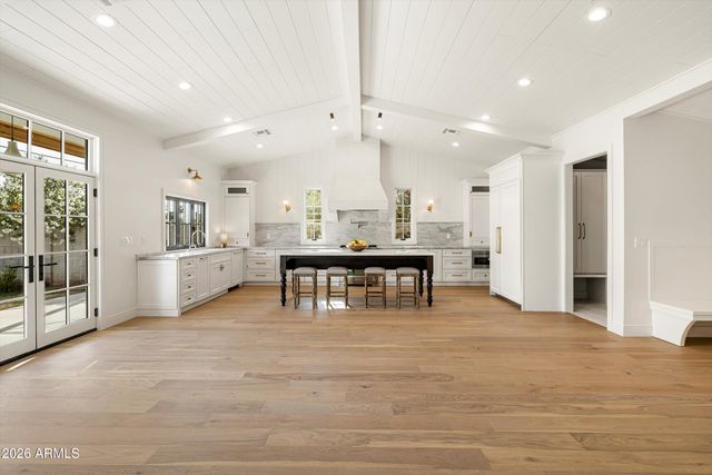 4835 E INDIANOLA Avenue, Phoenix, AZ 85018