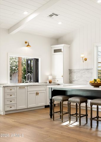 4835 E INDIANOLA Avenue, Phoenix, AZ 85018