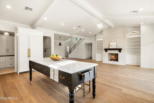 4835 E INDIANOLA Avenue, Phoenix, AZ 85018