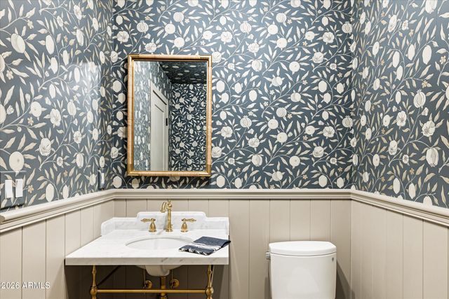 4835 E INDIANOLA Avenue, Phoenix, AZ 85018