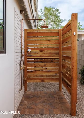 4835 E INDIANOLA Avenue, Phoenix, AZ 85018