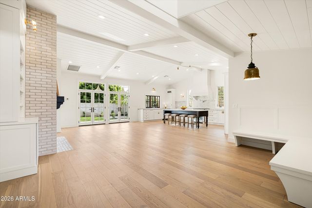 4835 E INDIANOLA Avenue, Phoenix, AZ 85018