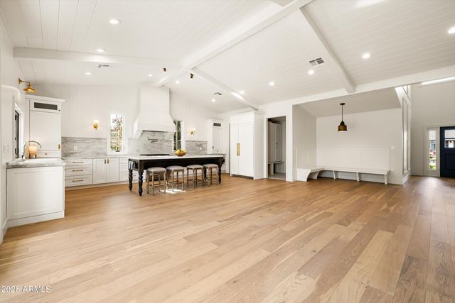 4835 E INDIANOLA Avenue, Phoenix, AZ 85018