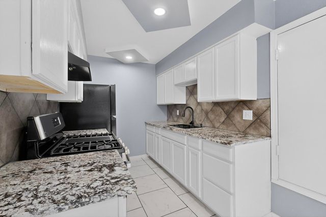 10908 Candelaria Road NE, Albuquerque, NM 87112