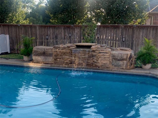 3105 White Cedar Drive, Moore, OK 73160