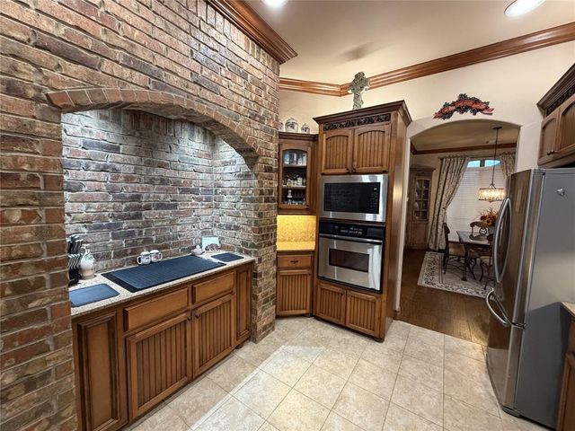 3105 White Cedar Drive, Moore, OK 73160