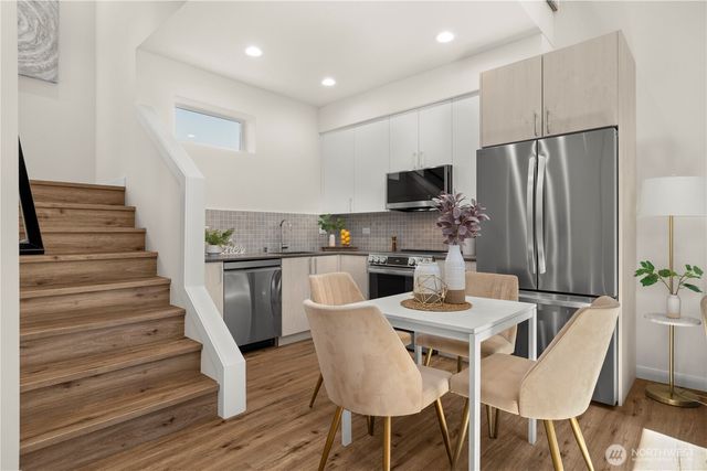 9518 Interlake Avenue N, Seattle, WA 98103