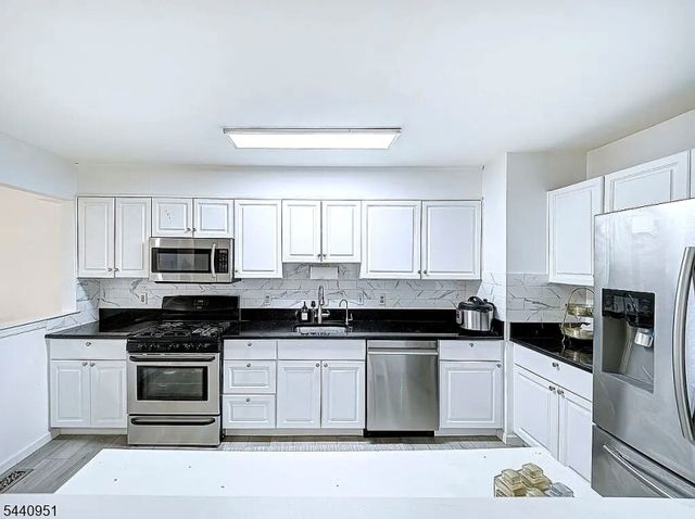351 Bowler Ct, Piscataway Twp., NJ 08854