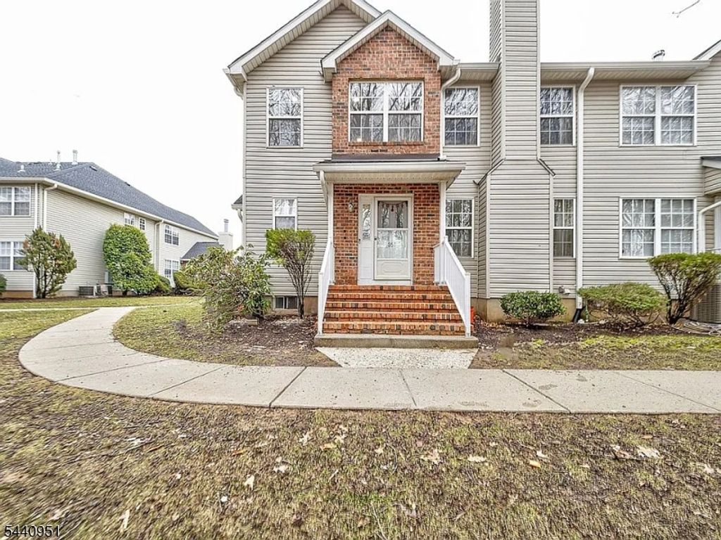 351 Bowler Ct, Piscataway Twp., NJ 08854