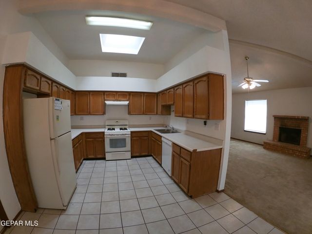 1541 PLAZA VERDE Drive, El Paso, TX 79912