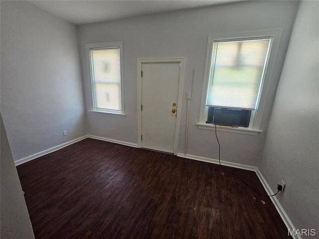 219 N High Street, Belleville, IL 62220