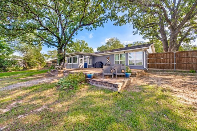 1910 Beavers Circle, Bonham, TX 75418
