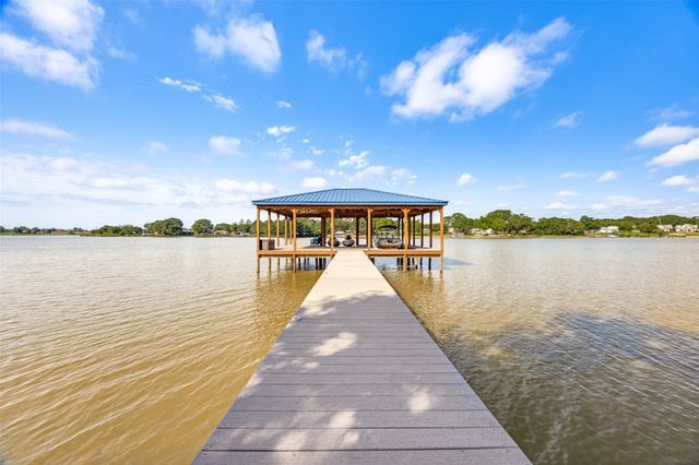 1910 Beavers Circle, Bonham, TX 75418