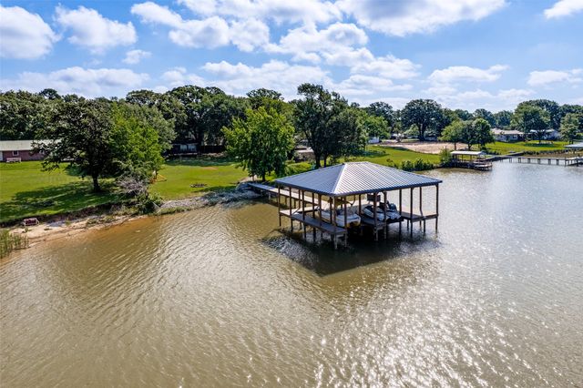 1910 Beavers Circle, Bonham, TX 75418