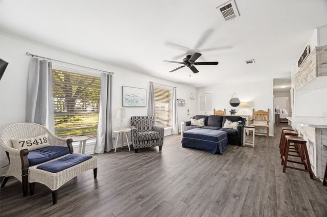 1910 Beavers Circle, Bonham, TX 75418