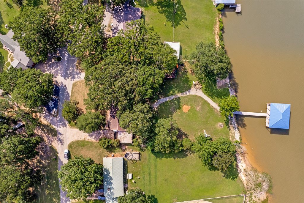 1910 Beavers Circle, Bonham, TX 75418