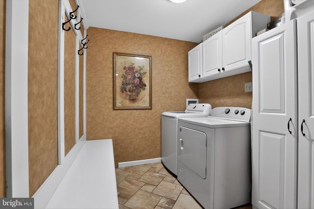 332 EVENING WALK LN, Warrington, PA 18976