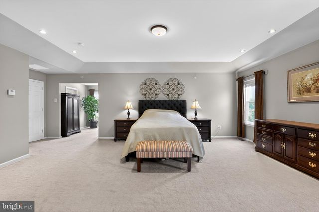 332 EVENING WALK LN, Warrington, PA 18976
