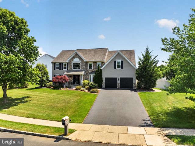 332 EVENING WALK LN, Warrington, PA 18976