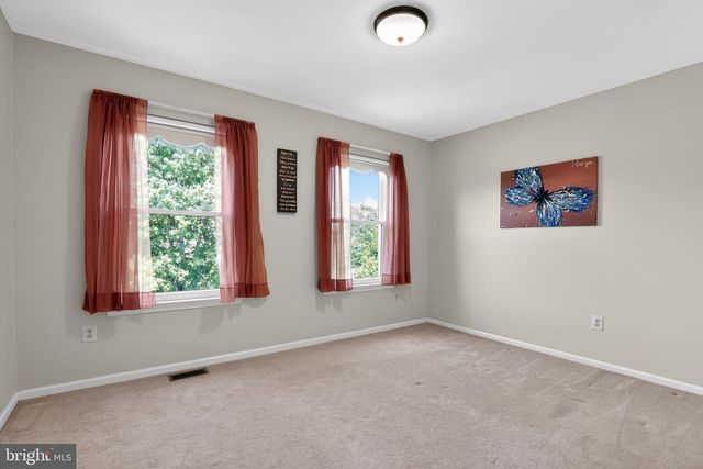 332 EVENING WALK LN, Warrington, PA 18976