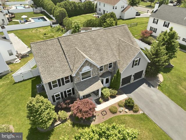 332 EVENING WALK LN, Warrington, PA 18976