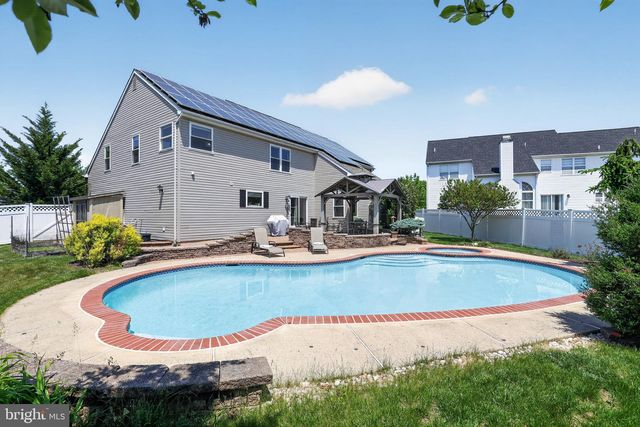332 EVENING WALK LN, Warrington, PA 18976
