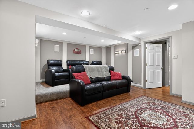 332 EVENING WALK LN, Warrington, PA 18976
