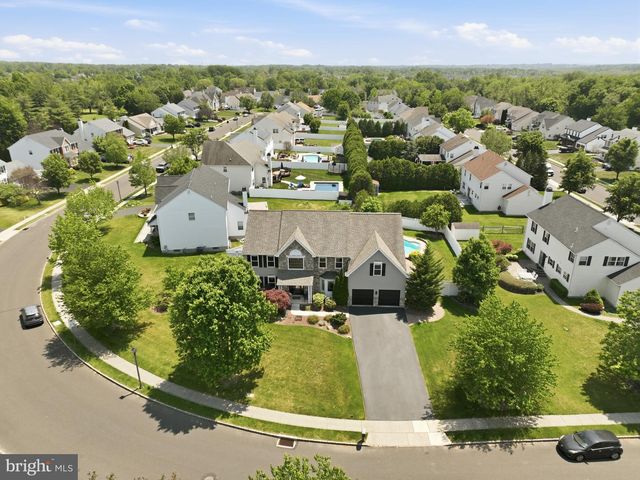 332 EVENING WALK LN, Warrington, PA 18976