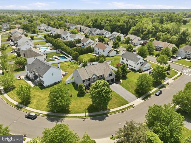 332 EVENING WALK LN, Warrington, PA 18976