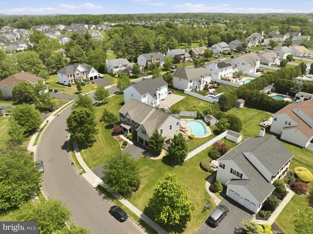 332 EVENING WALK LN, Warrington, PA 18976