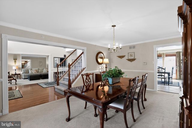 332 EVENING WALK LN, Warrington, PA 18976