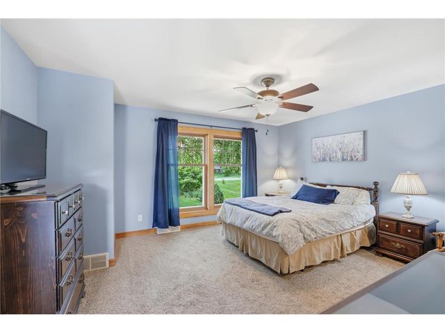 67 W Wood Ridge Drive, River Falls, WI 54022