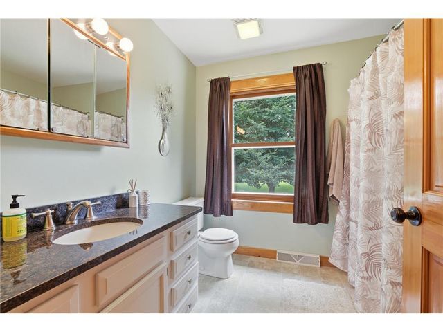 67 W Wood Ridge Drive, River Falls, WI 54022